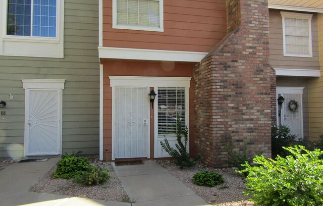 Charming Townhome close to Downtown Chandler
