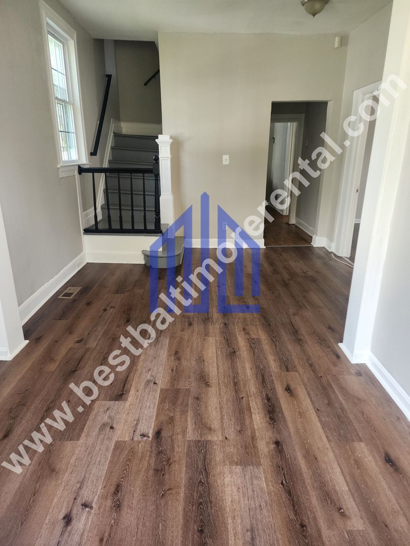 Spacious 8 Bedroom Single Family House in West Baltimore