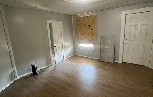 Newly renovated 2/1 in Portland!