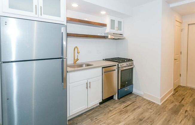 1 bed, 1 bath, 645 sqft, $1,975, Unit 638.5-62G