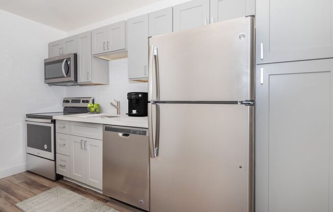 2 beds, 1 bath, 725 sqft, $1,300, Unit 26-101