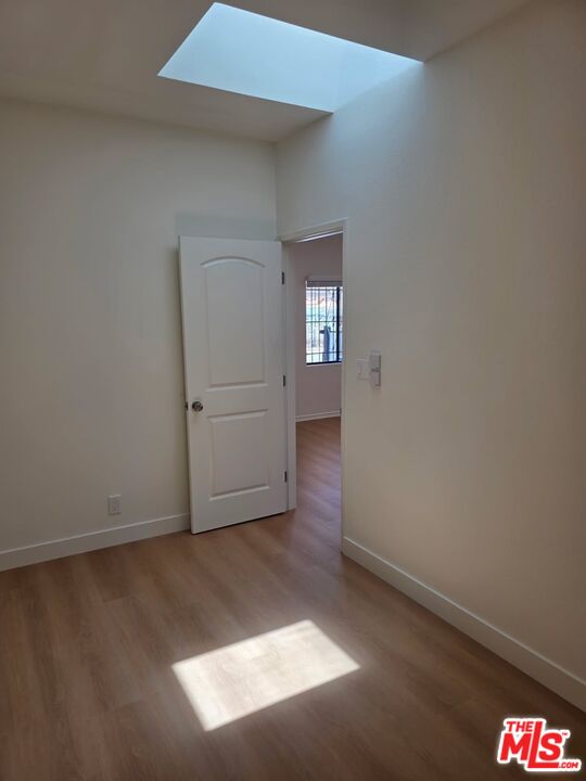 1443 N MARIPOSA AVE