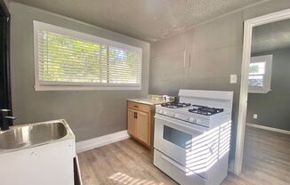 1 bed, 1 bath, 400 sqft, $495, Unit C