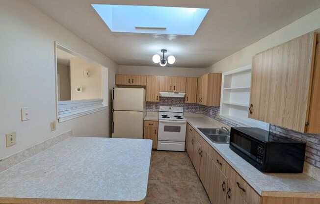 Large Rental Home with Inlaw quarters