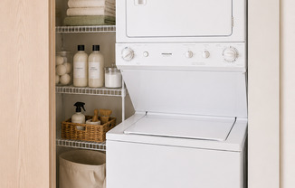 Studio, 1 bath, 460 sqft, $1,595, Unit 202