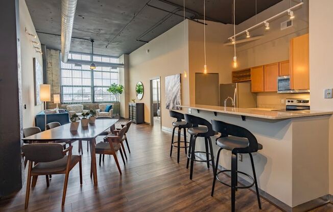 2 beds, 2 baths, 1,305 sqft, $1,890, Unit 320