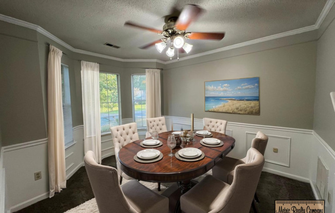 3 Bedroom, 2 Car Garage in Ridgewood