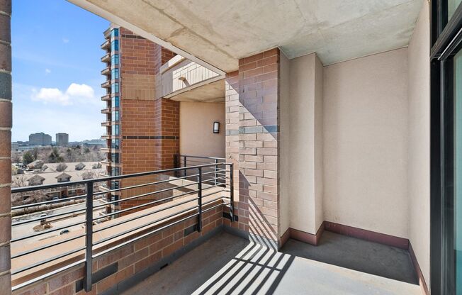 Come live in Penterra Plaza!