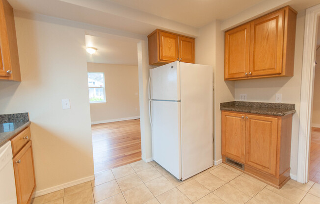 Charming 2-Bedroom, 2-Bathroom House on South Garden Street, Seattle