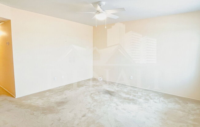 1515 W HUNTINGTON DR