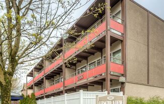 Leschi View Apartments