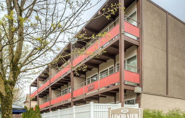Leschi View Apartments