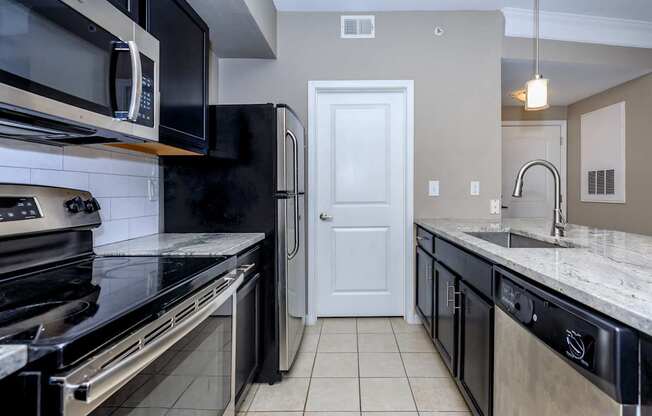 Corbin Crossing Luxury Apartments in Overland Park, KS 66223 - Amherst 03.jpg