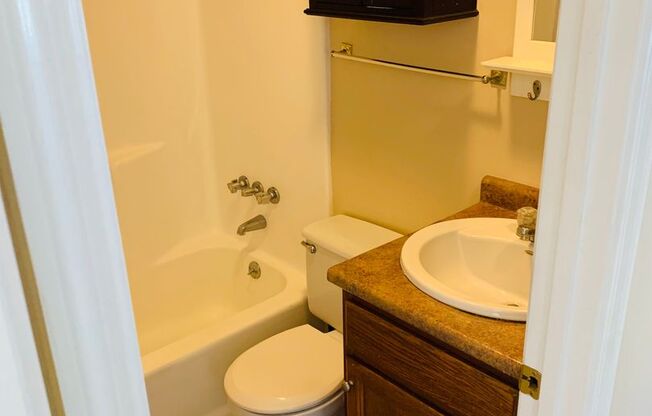 2 beds, 1 bath, $1,000