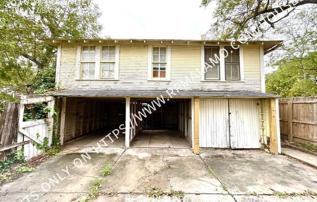 810 W MAGNOLIA AVE