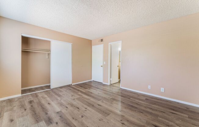 3 beds, 2 baths, $1,795, Unit # 2084