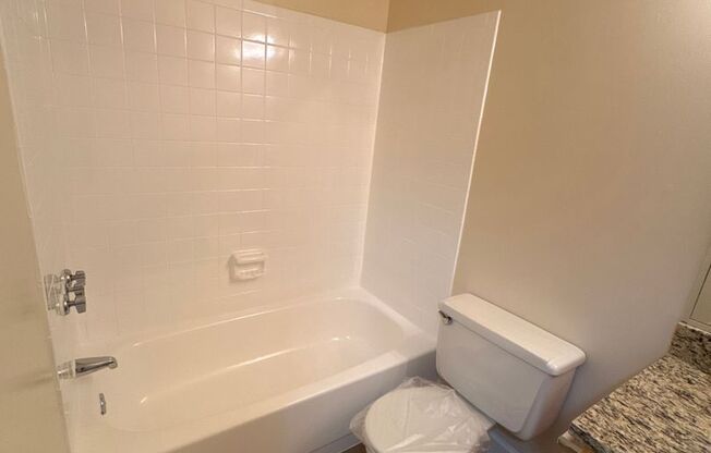 2 beds, 2 baths, 1,000 sqft, $1,990, Unit 14210 #A3