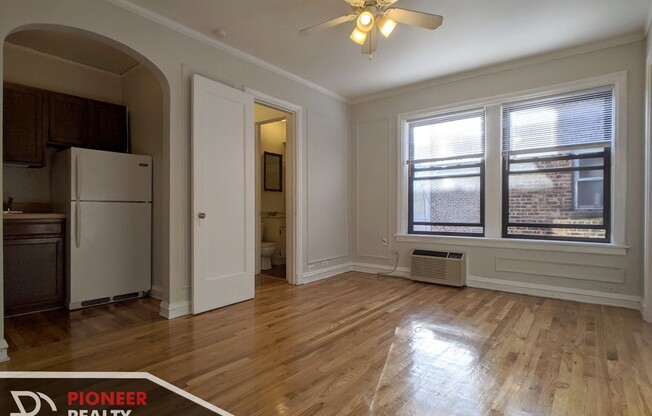 837 W Wolfram St