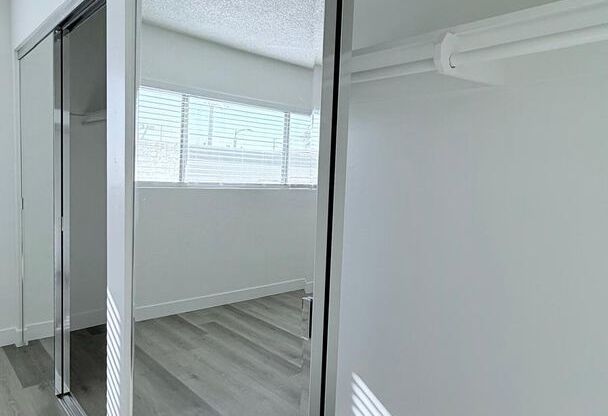 1 bed, 1 bath, 700 sqft, $1,925, Unit 18