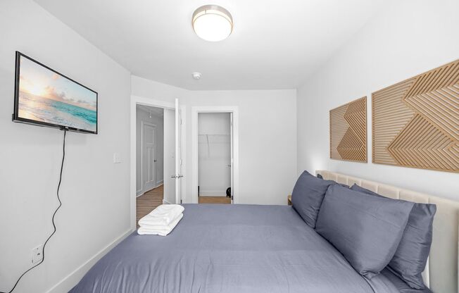 3 beds, 2.5 baths, 1,580 sqft, $2,400, Unit AV137