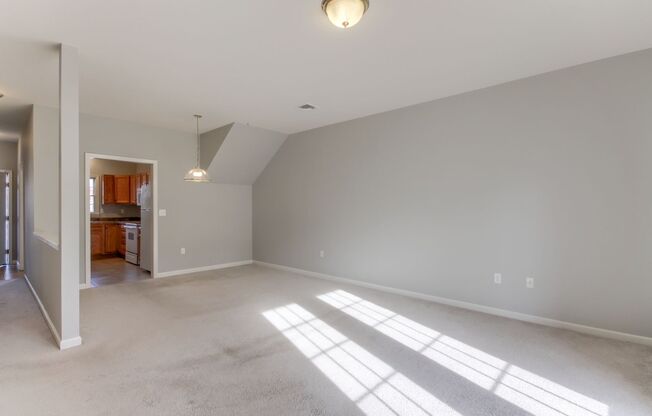 2 beds, 1 bath, $1,450, Unit 2