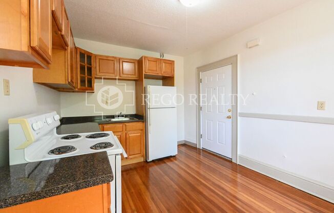 2 beds, 1 bath, $1,550, Unit C1