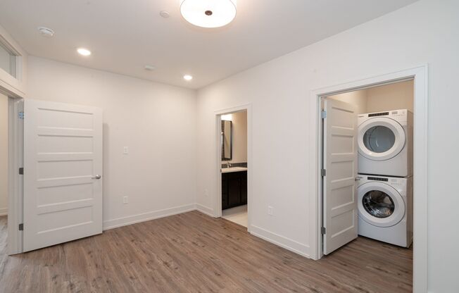 Studio, 1 bath, $1,315, Unit 1050 N 4th St. Apt. 207