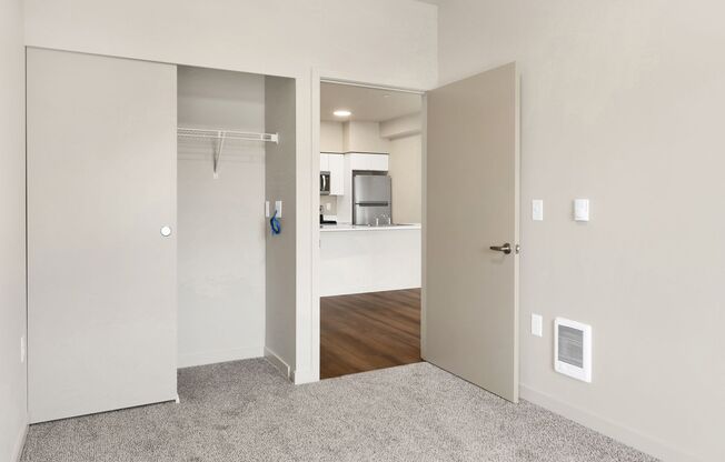 Studio, 1 bath, 387 sqft, $1,300, Unit 301