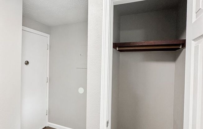 Studio, 1 bath, $850, Unit 25Th440#5