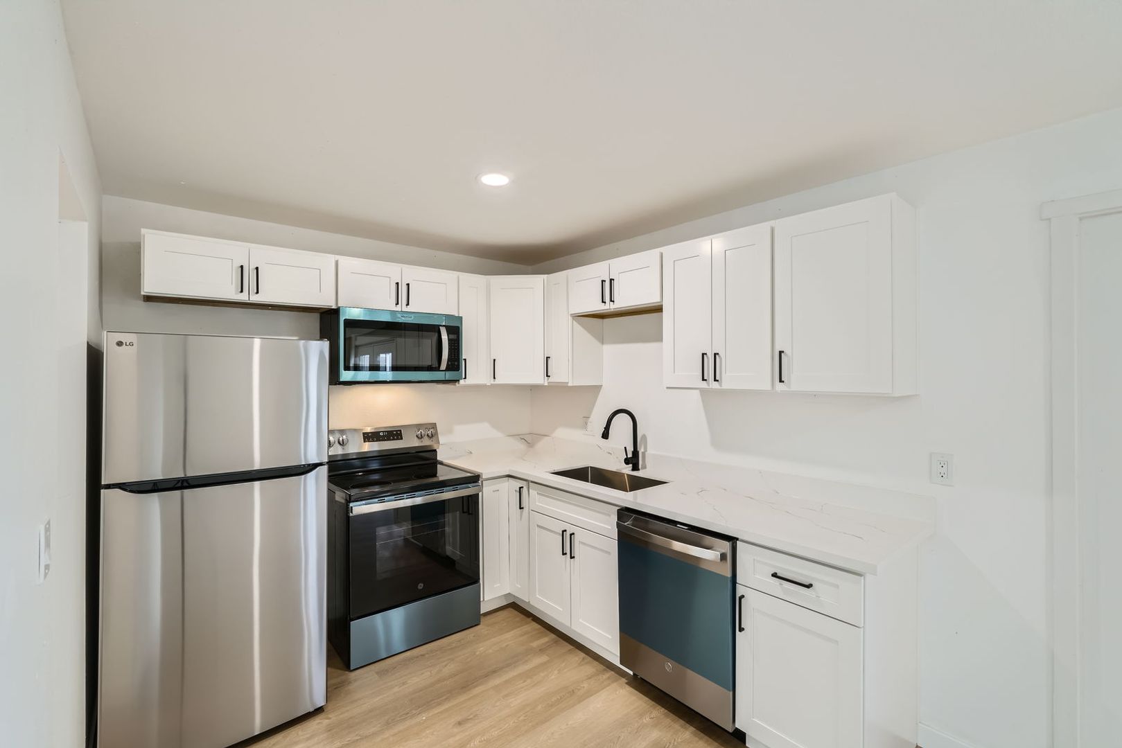 Spacious 1bed/1bath Apartment in West Seattle!