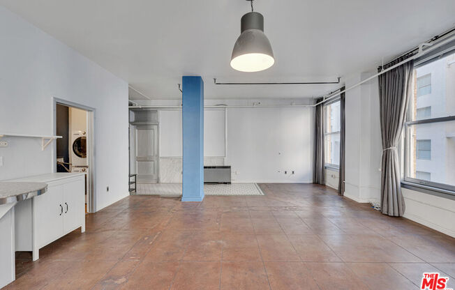 Studio, 1 bath, 650 sqft, $2,000, Unit 811