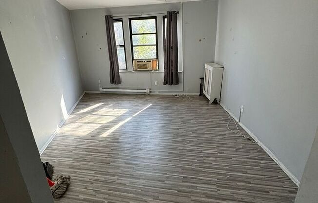 85 Bruce Ave