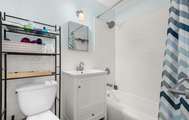4 beds, 2 baths, 1,300 sqft, $9,000, Unit 15M