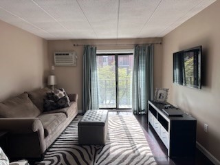 2 beds, 2 baths, 940 sqft, $2,750, Unit 202