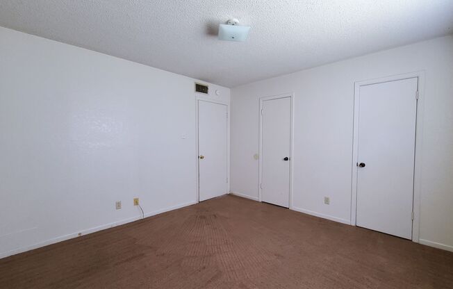 2 beds, 1 bath, 942 sqft, $695, Unit Apt A