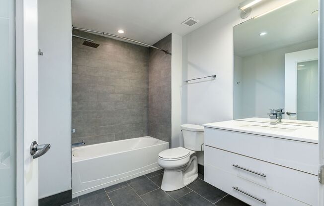 1 bed, 1 bath, 825 sqft, $1,718, Unit GL-10