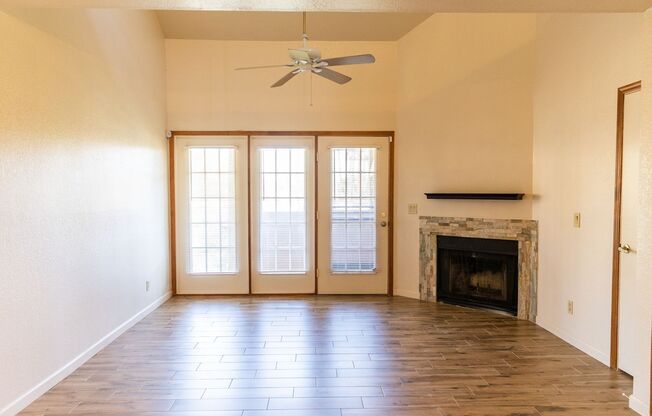 Beautifully updated 2 bed 2 bath townhouse located in Tempe resort-style gated community!