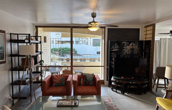 Governor Cleghorn - Waikiki - 2/1/1 - $3,000
