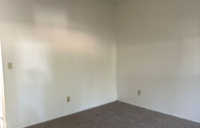 Charming 2bd, 1.5bth condo in highly desirable Hayward location!