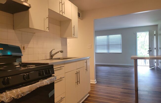 Fully Renovated East Point Gem – Minutes from Downtown ATL College Park Eateries and Delta!