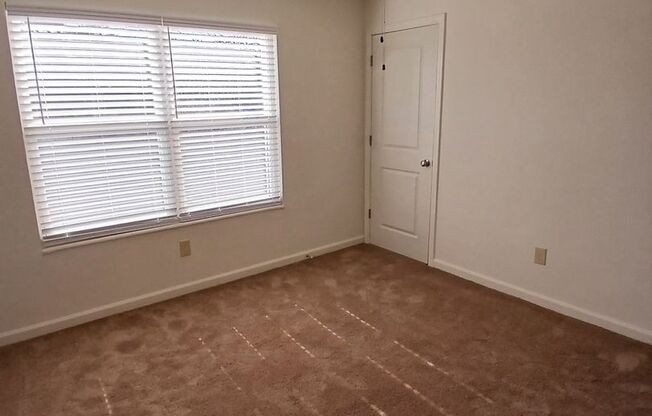 2 beds, 1 bath, 800 sqft, $1,095, Unit 190203