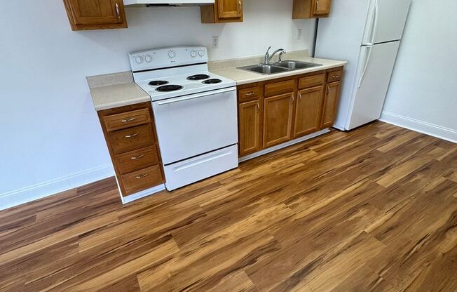 3738 W. 12th St