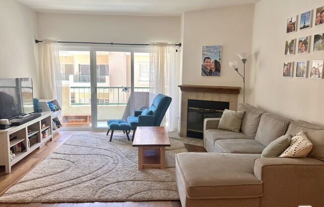 3 beds, 2.3 baths, 1,432 sqft, $3,600, Unit 214