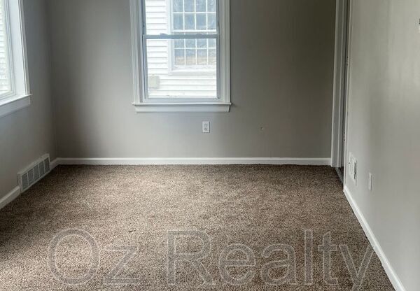 2 beds, 1 bath, 648 sqft, $975