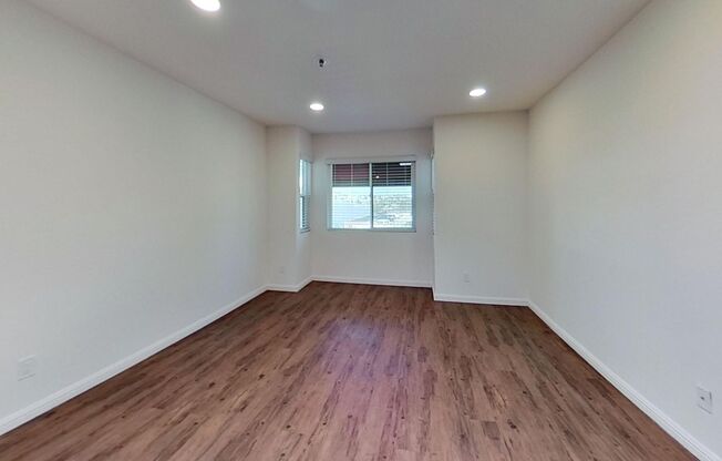 2 beds, 1 bath, 830 sqft, $2,550, Unit 419