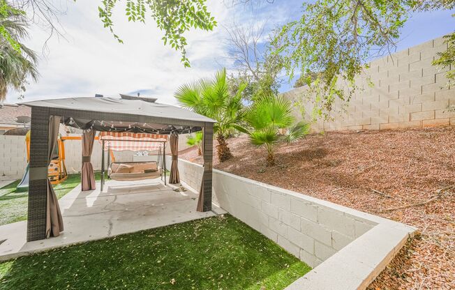 Green Valley Beauty For Lease!