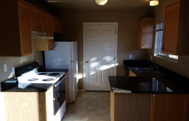 2 beds, 1.5 baths, $1,300, Unit #3