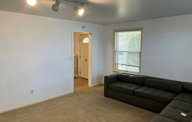 3 beds, 1 bath, $3,750