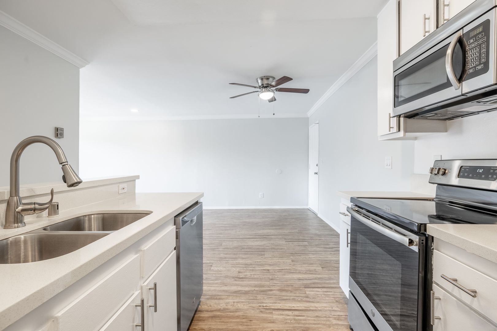 1 bed, 1 bath, 695 sqft, $1,798, Unit 204