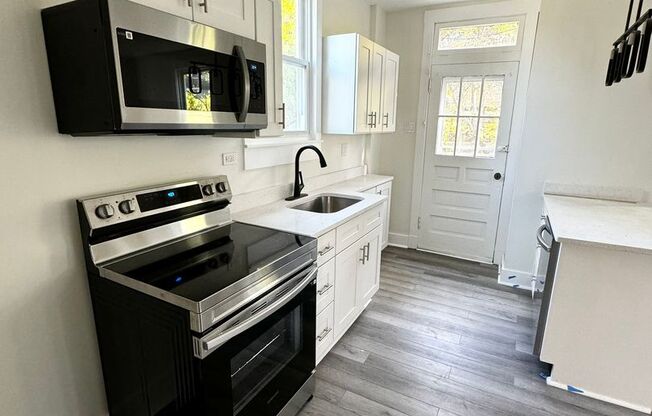 Newly Renovated 2 Bedroom Home in the South Hills